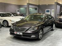 Lexus
              LS